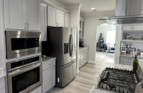 Hampton Casa | Spacious 4-bedroom house with AC , WiFi and a Gamerooom in fantastic Hampton