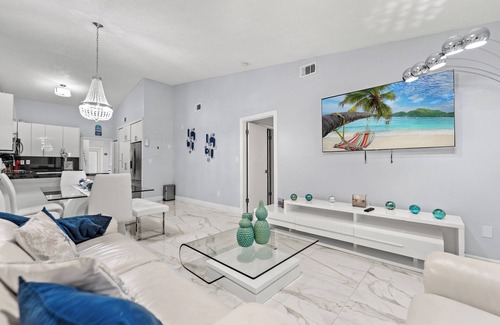 Hialeah Casa | Spacious 4-bedroom house with WiFi and AC in lovely Hialeah