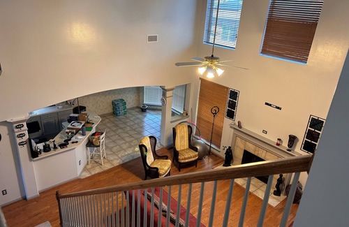 Cloverleaf Casa | Spacious 4-bedroom house with AC, fitness room, WiFi in superb Houston