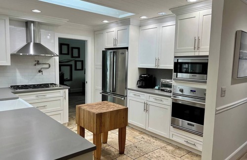 Jupiter Casa | Spacious 4-bedroom house in charming Jupiter/Tequesta Beach Theme