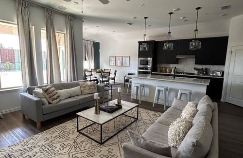 Melissa Casa | Spacious 4-bedroom house in charming Melissa with AC