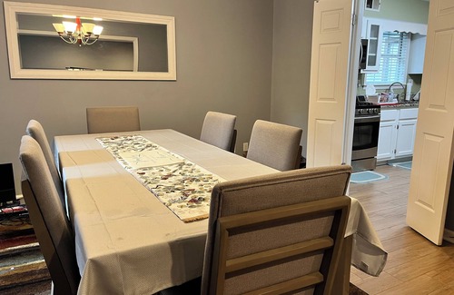 University District Casa | Spacious 4-bedroom house in charming Memphis with AC, WiFi