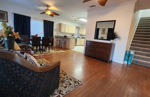 Harbor Town Casa | Spacious 4-bedroom House Perfect for Family weekend