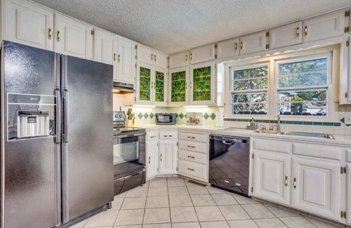 Wichita Casa | Spacious 4-bedroom house with Pool in great area