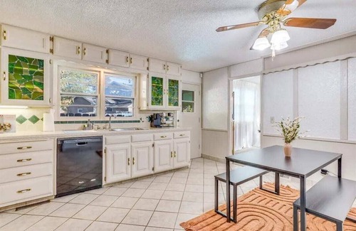 Wichita Casa | Spacious 4-bedroom house with Pool in great area