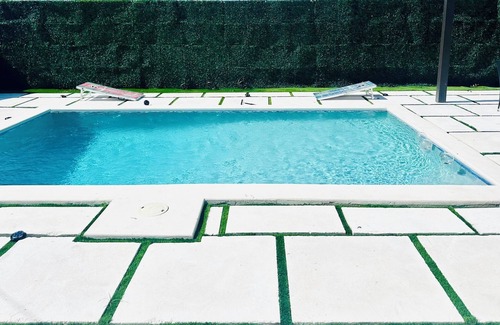 Nassau Casa | Spacious 4 Bedroom House with AC, Pool, WiFi in Nassau, Bahamas
