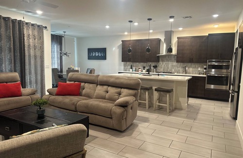 Lodi Casa | Spacious 4-bedroom house in superb Lodi with AC, WiFi