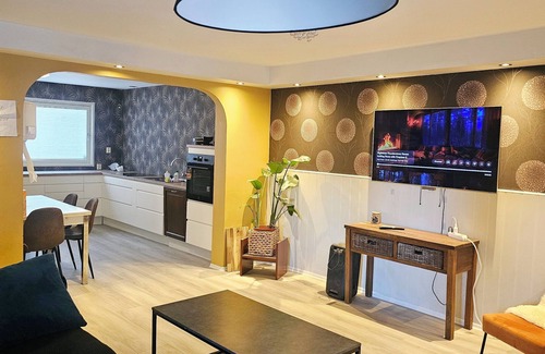 Alnabru Casa | Spacious 4-bedroom house in awesome Oslo. 10-15 min. to Oslo City Center.