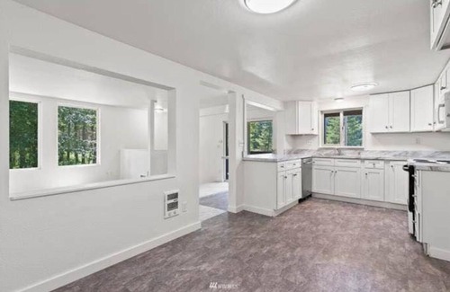 McKenna Casa | Spacious 4-bedroom house in delightful Roy with WiFi