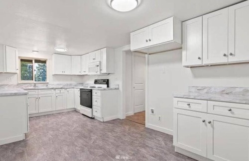 McKenna Casa | Spacious 4-bedroom house in delightful Roy with WiFi