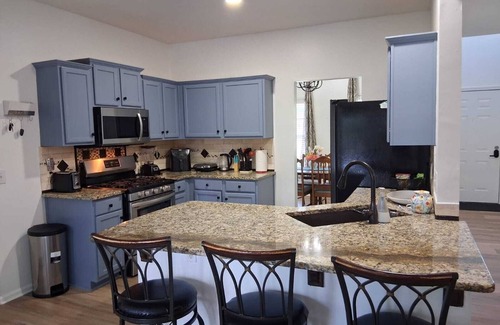 Dallas Casa | Spacious 4-bedroom house In Dallas GA, ideal for long term stays