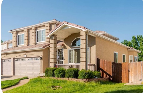Green Valley Ranch Casa | Spacious 4-bedroom house with AC, WiFi in beautiful Denver