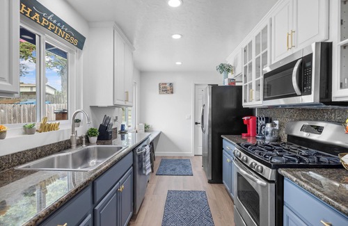 Marina Casa | Spacious 4-bedroom house in delightful Marina with WiFi