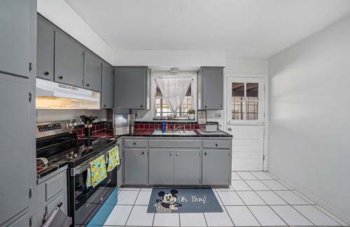Davis Islands Casa | Spacious 4-bedroom house in Splendor of Severn Davis Islands!