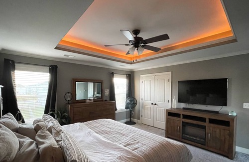 Olathe Casa | Spacious 4 Bedroom Modern Home w/ Full Gym. ⭐️6+ Month Availability Only⭐️