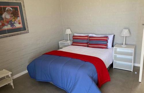 Sandbaai Casa | Spacious 4 Bedroom on the Beach
