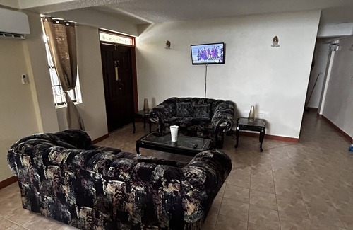 Massacre Casa | Spacious 4-bedroom residence featuring a ground floor apartment.