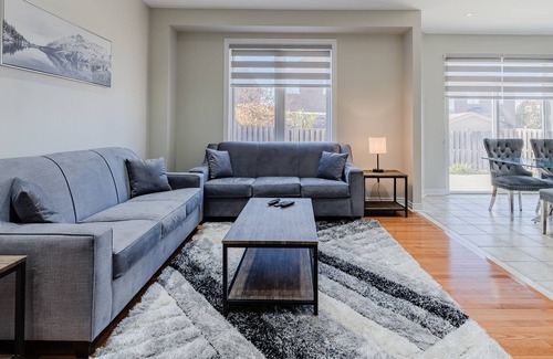 Caledon Casa | Spacious 4-Bedroom Retreat in Brampton