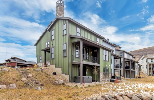 Deer Mountain Casa | Spacious 4 bedroom townhome in Park City with private Hot Tube