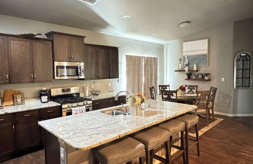 Northeast Heights Casa | Spacious 4-bedroom house in brilliant Albuquerque mountain views