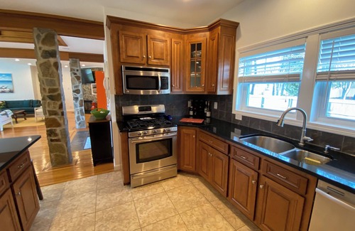 Charlestown Casa | Spacious 4-bedroom house in Charlestown