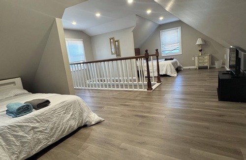East Orange Apartamento | Spacious 4-bedroom apartment in nice East Orange with WiFi, AC