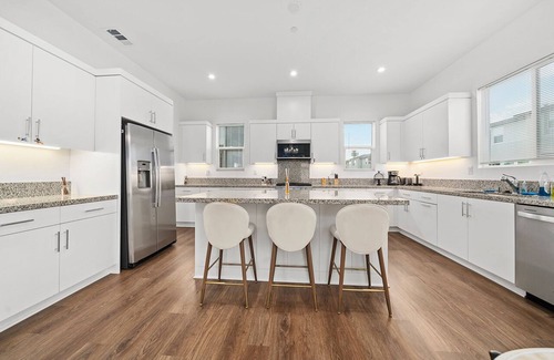 Garden Grove Casa | Spacious 4-bedroom house in delightful Garden Grove with AC, WiFi