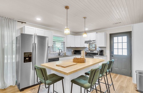 Goose Creek Casa | Spacious 4-bedroom house with WiFi and Large Patio in charming Goose Creek
