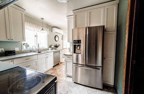 Great Falls Casa | Spacious 4-bedroom 3 bathroom, Non-Smoking home with parking on premises
