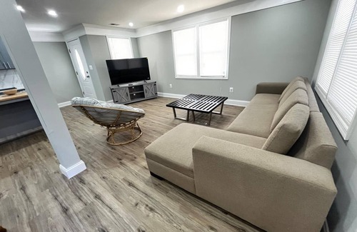 Greater Landover Casa | Spacious 4-bedroom house with AC and WiFi in peaceful Hyattsville
