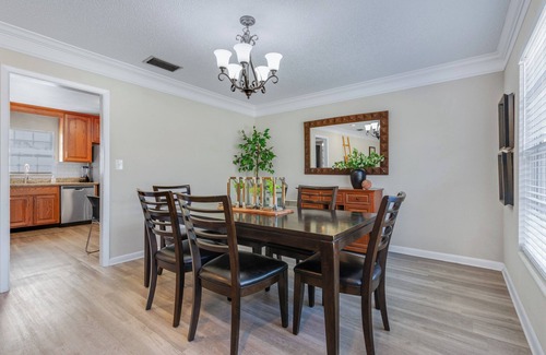 Jacksonville Casa | Spacious 4-bedroom house WiFi, near NAS Jax, Orange Park,pet friendly, sleeps 10