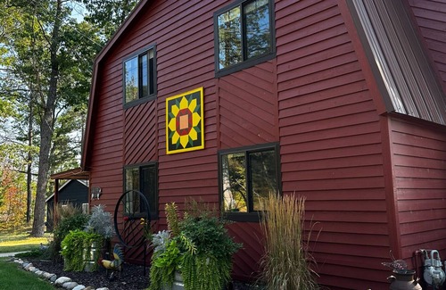 Johannesburg Casa | Spacious 4-bedroom lakefront home on Big Bear Lake in Johannesburg with WiFi, AC