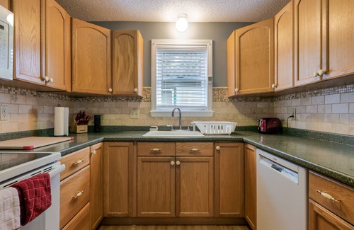 Northeast Harbor Casa | Spacious 4 bedroom home fast internet/walk to town!