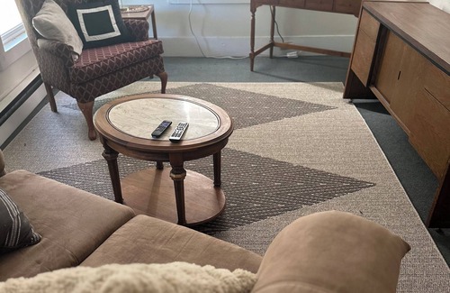 Plattsburgh Apartamento | Spacious 4-bedroom apartment with AC, WiFi in charming Plattsburgh