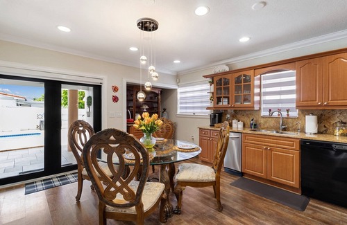 Hialeah Casa | Spacious 4 Bedroom Vacation Home With Pool
