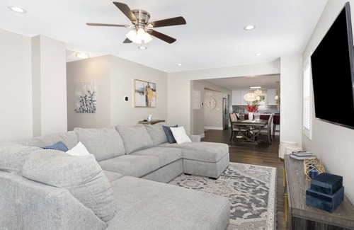 Geneva Casa | Spacious 4-bedroom vacation home just 1 mile walk to Town and River!