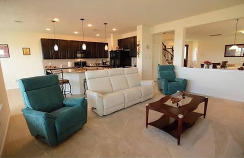 Barker Villa | Spacious 4-bedroom villa in fabulous Houston with WiFi, AC