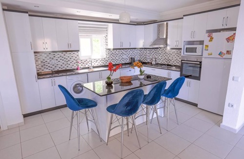 Uzumlu Casa | Amplia villa de 4 dormitorios con piscina privada, a 10-15 minutos en coche de Kalkan