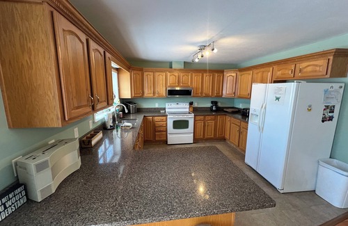 Ponshewaing Casa | Spacious 4-Bedroom Waterfront Home with Private Dock – Perfect for Families!