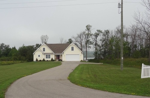 Ponshewaing Casa | Spacious 4-Bedroom Waterfront Home with Private Dock – Perfect for Families!