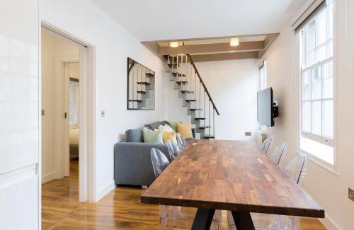 Holborn and Covent Garden Apartamento | Spacious 4 bedrooms flat in New Oxford Street