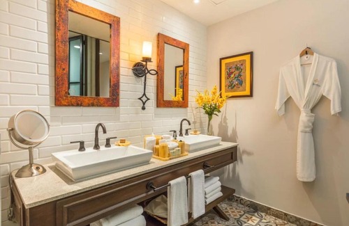 Cabo Bello Apartamento | Spacious 4 BR Apt in Cabo