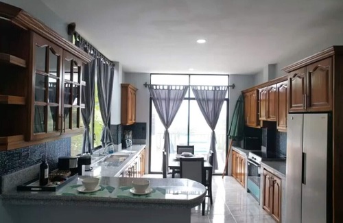 Puerto López Casa | Spacious Retreat Villa – 4 Floors + Event Terrace