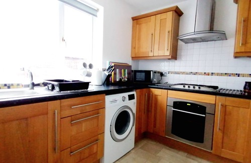 Newcastle-upon-Tyne Casa | Spacious 4bed House+free Parking+wifi+10 min to Newcastle International Airport
