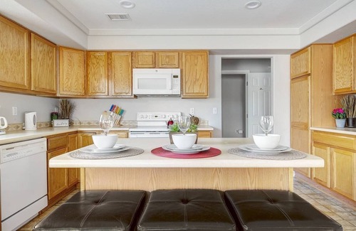 Green Valley Ranch Casa | Spacious 4BDR Entire Home Sleeps10 near Denver DIA Airport~Aurora Gaylord Resort