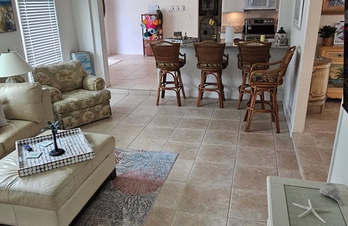 Crooked Creek Casa | Spacious 4bed/2bath home in Sarasota w/pool 5 miles from Siesta Key Beach!