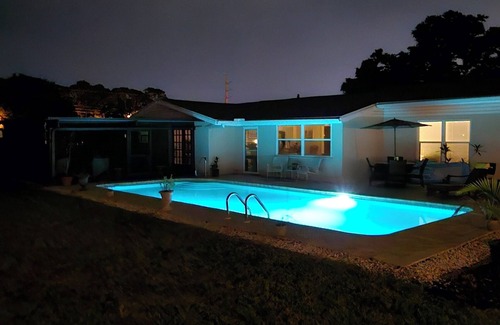 Crooked Creek Casa | Spacious 4bed/2bath home in Sarasota w/pool 5 miles from Siesta Key Beach!