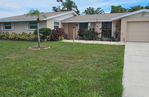 Crooked Creek Casa | Spacious 4bed/2bath home in Sarasota w/pool 5 miles from Siesta Key Beach!