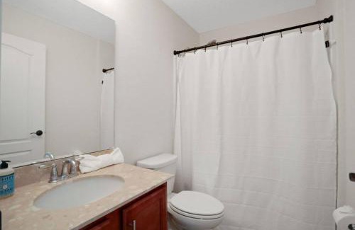 Northside Casa | Spacious 4bed and baths Villa Near JAX Airport Beaches and Restaurants