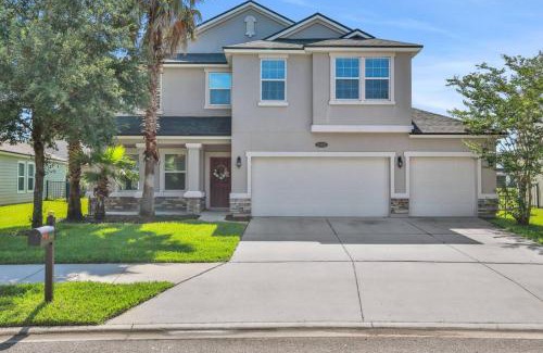 Northside Casa | Spacious 4bed and baths Villa Near JAX Airport Beaches and Restaurants